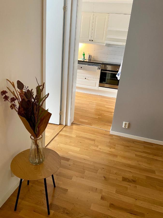 Frasch Och Fin 2:A. Gangavstand Till Stromstads Centrum Buitenkant foto